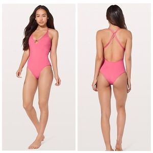 🍋 Lululemon Wave Wanderer One Piece Swimsuit 🍋